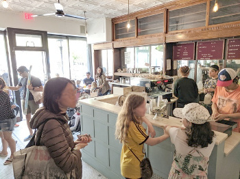 customers line up at cashier for Smith Canteen Coffee